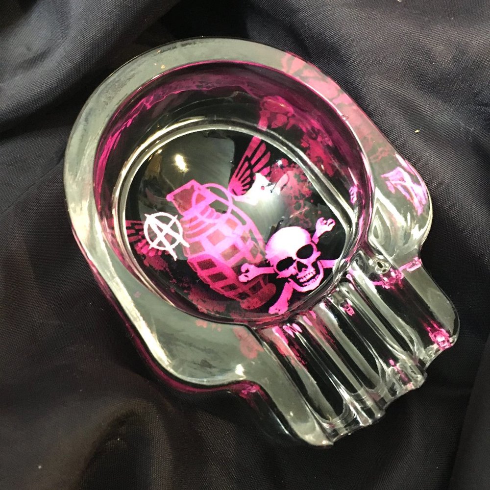 * Skull Purple Design on Glass Halloween Goth Skull Shaped Ashtray